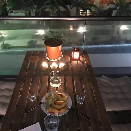 μελίτατα 12 *