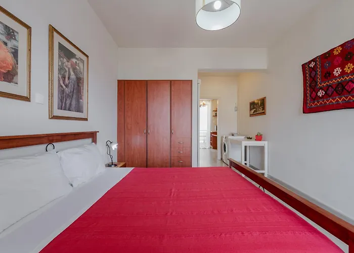 μελίτατα 12 *